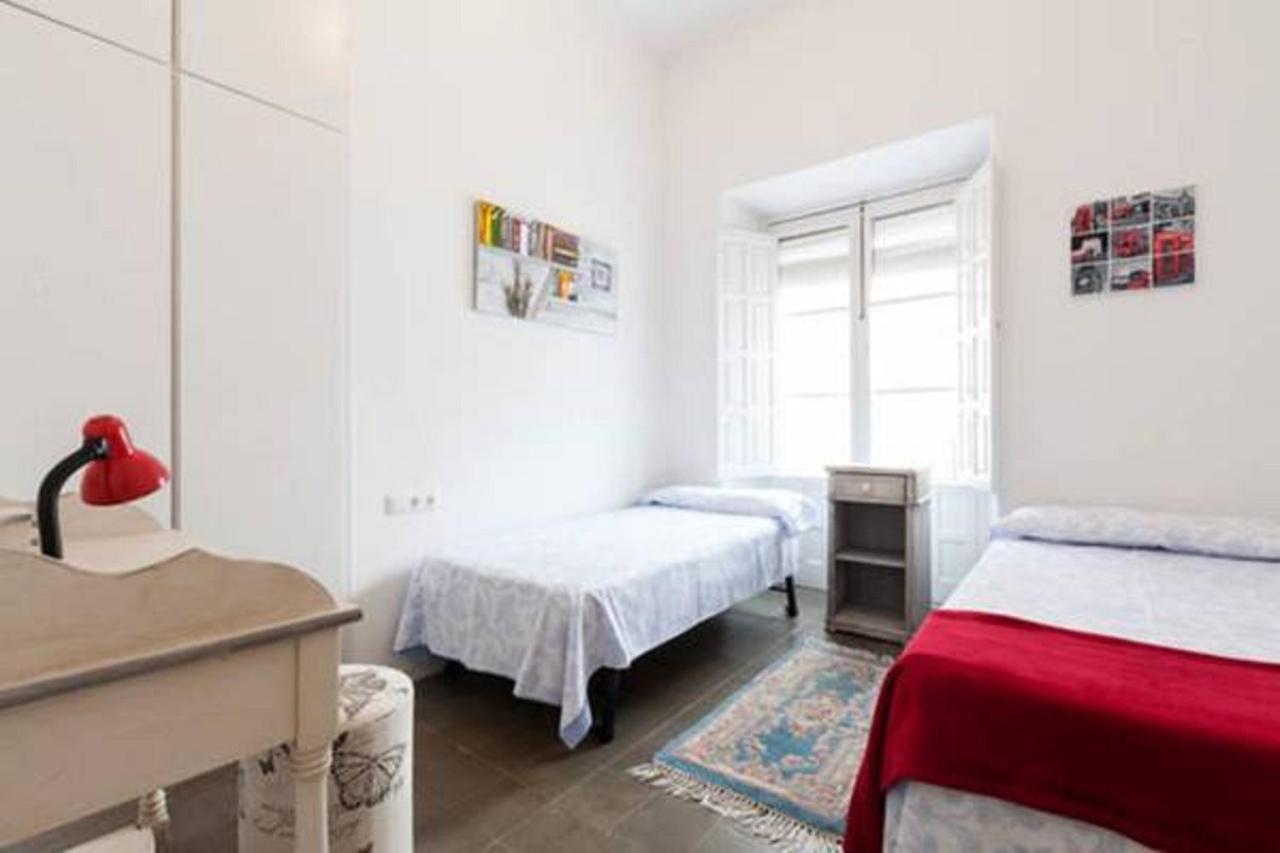 Apartamentos Rg Arenal Sevilla Szoba fotó