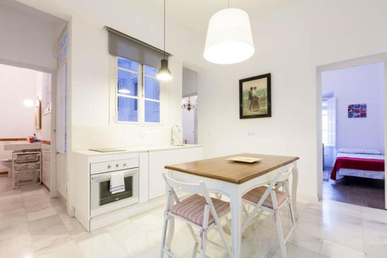 Apartamentos Rg Arenal Sevilla Szoba fotó