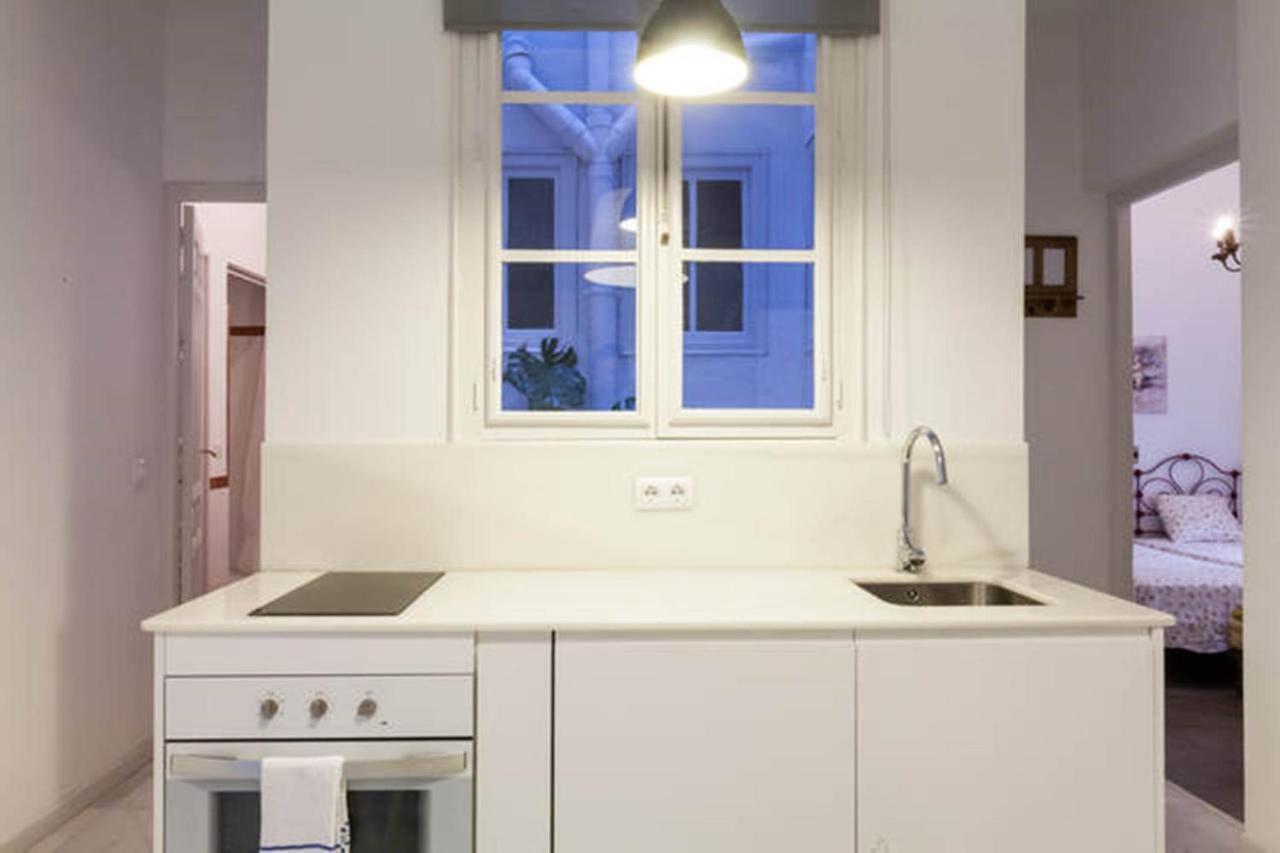 Apartamentos Rg Arenal Sevilla Szoba fotó