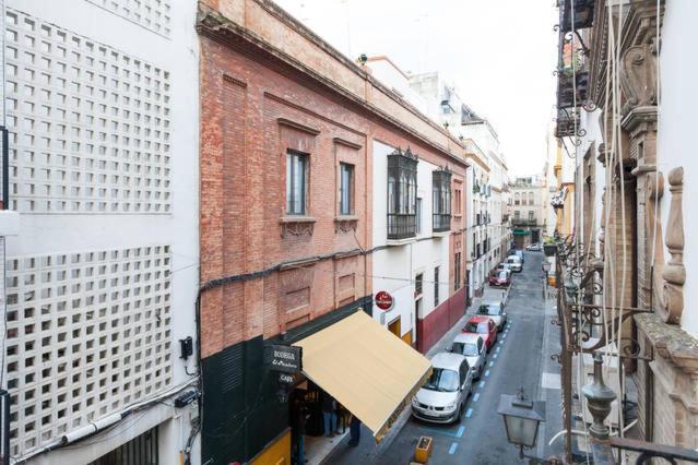 Apartamentos Rg Arenal Sevilla Szoba fotó